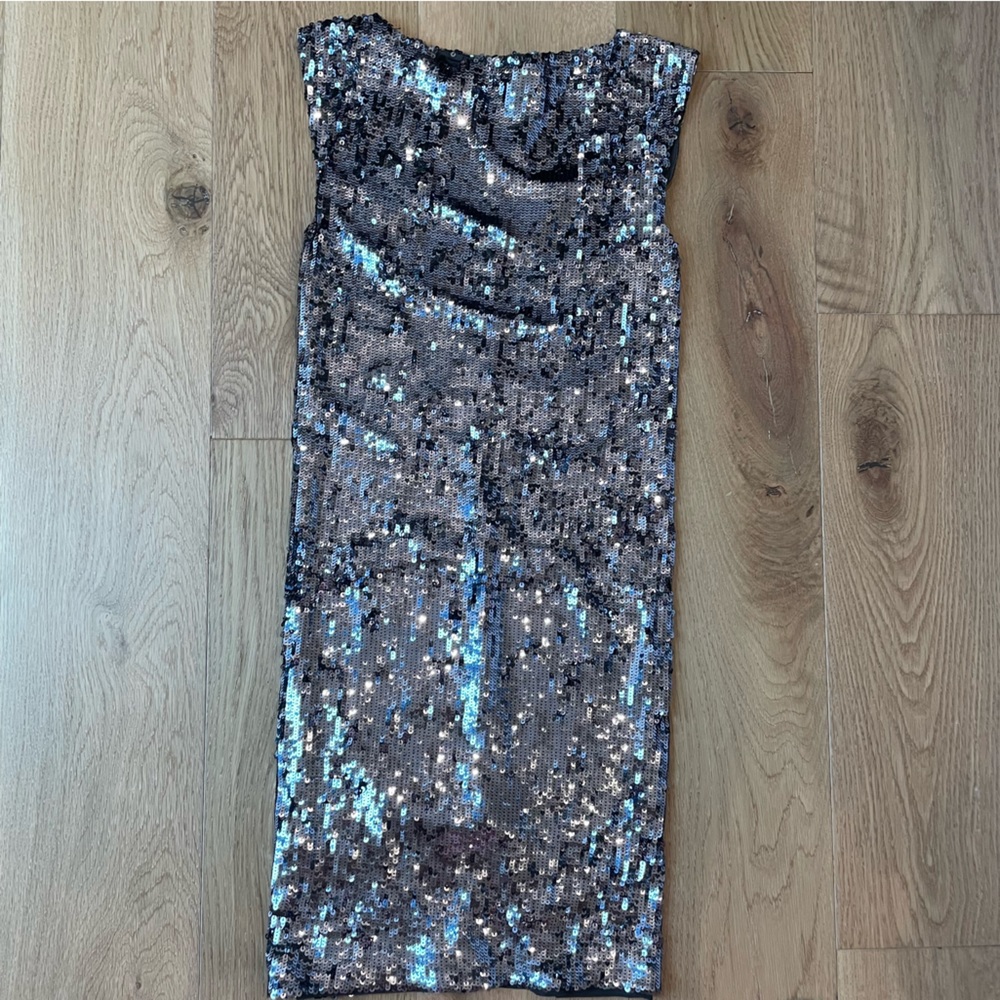 Alice and Olivia sequin dress in silver size XS in great used condition